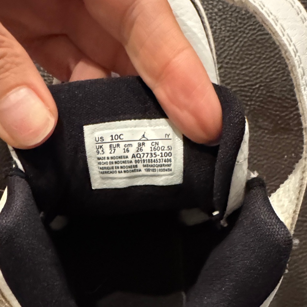 Kids White and Black Jordan Sneakers - Picture 4 of 4